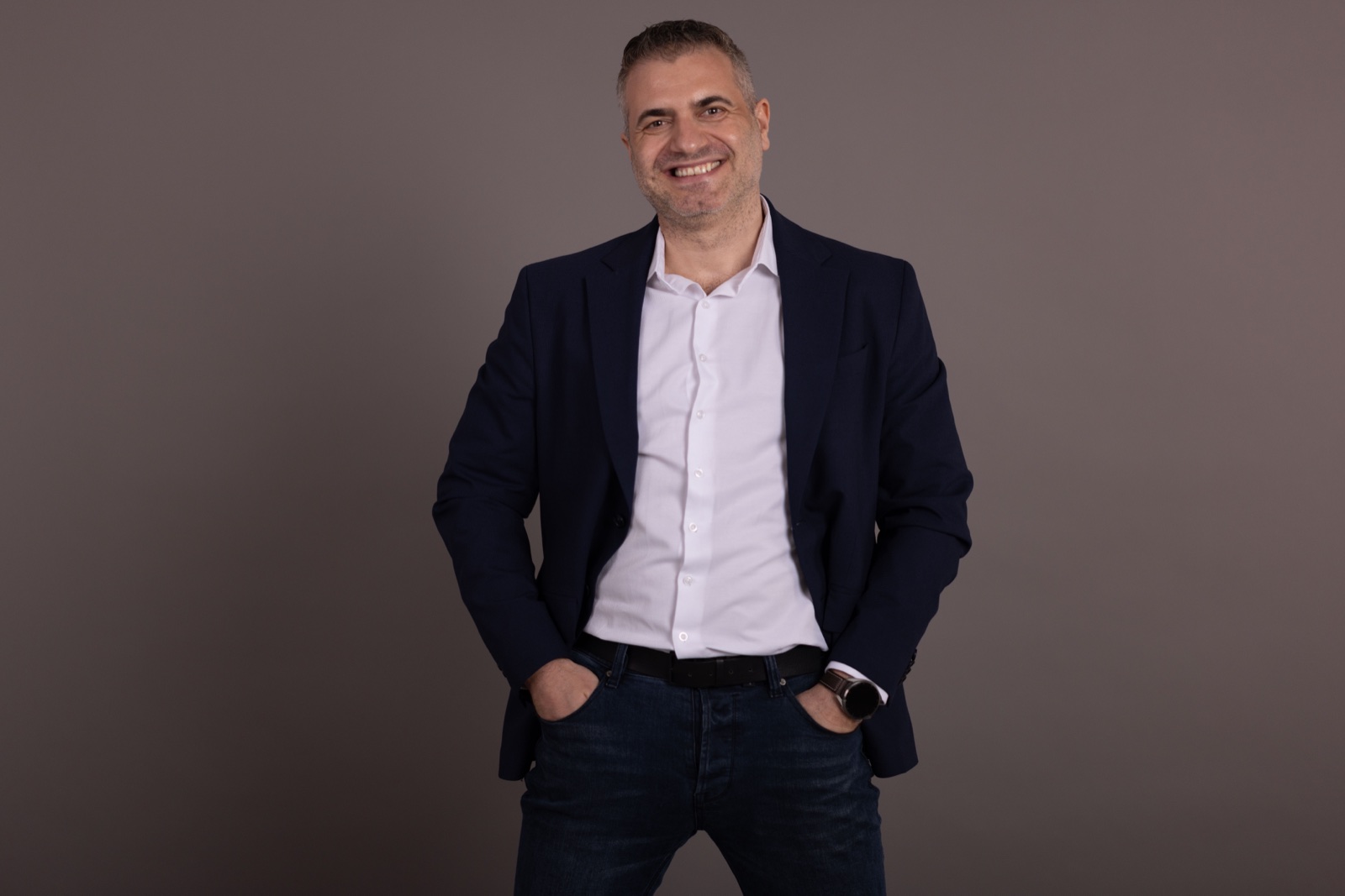 Portret Marius Dosinescu