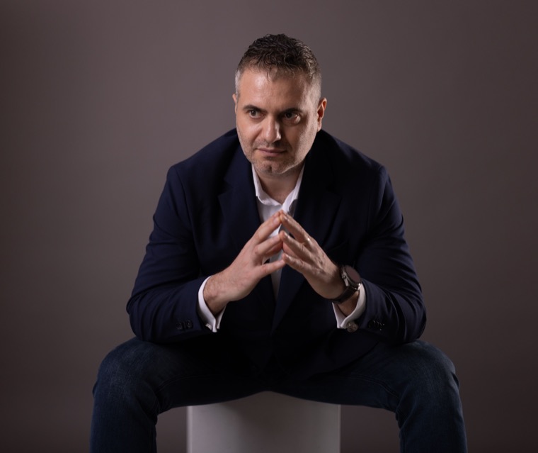 Portret Marius Dosinescu pentru apariții media