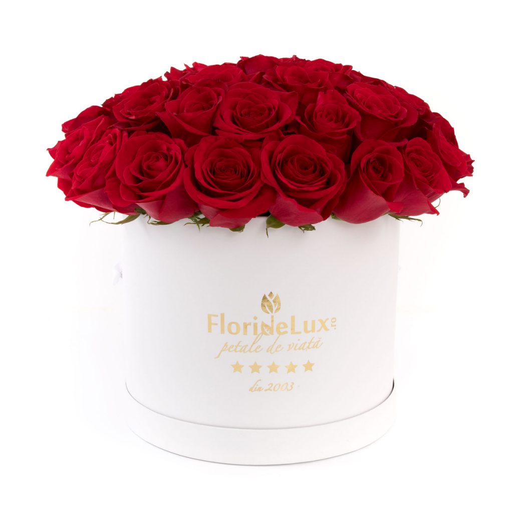 Cutii cu flori de la FlorideLux, Trandafiri rosii in cutie de lux, doar 559,99 RON!